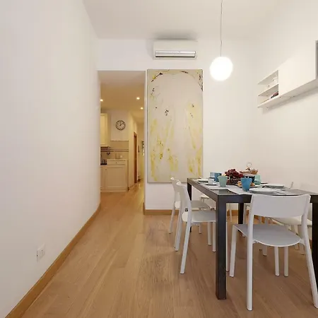 Croce 77 Central Apartment Rome